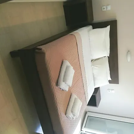Thisvi Aparthotel 2*